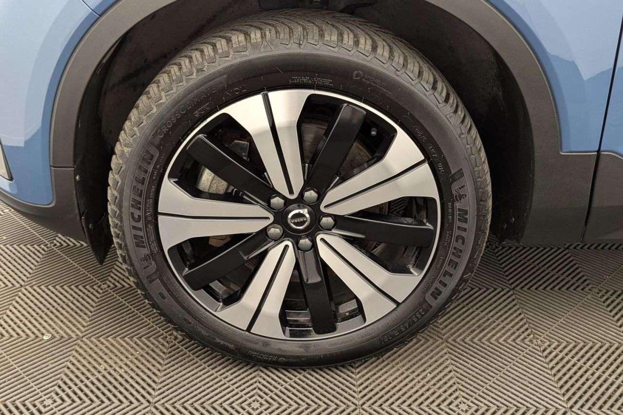 2023 VOLVO C40 2023 VOLVO C40
