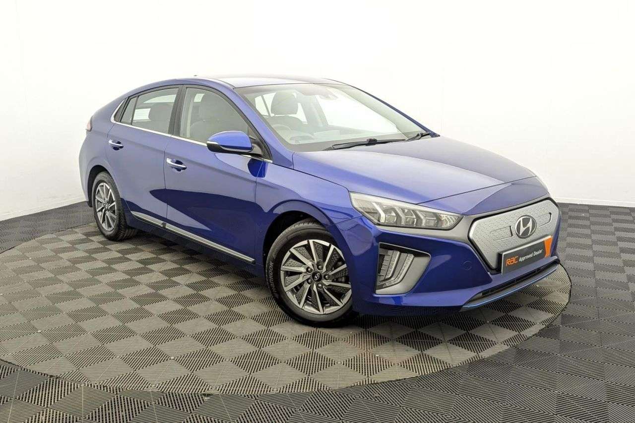 A 2021 HYUNDAI IONIQ 38.3kWh Premium Hatchback 5dr Electric Auto (136 ps) Award Winning 5 Star D A 2021 HYUNDAI IONIQ 38.3kWh Premium Hatchback 5dr Electric Auto (136 ps) Award Winning 5 Star D