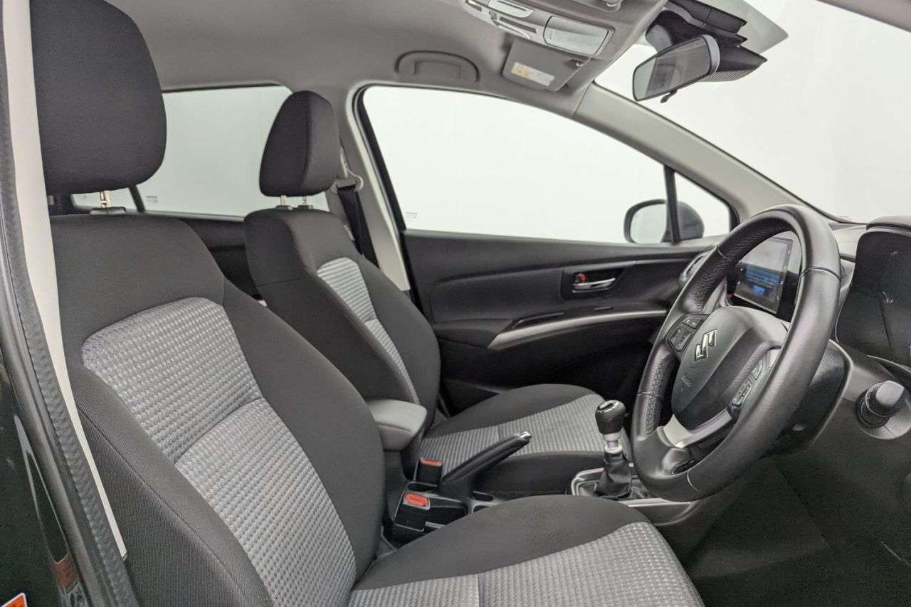 A 2022 SUZUKI S-CROSS 1.4 Boosterjet MHEV Motion SUV 5dr Petrol Hybrid Manual Euro 6 (s/s) (129 p A 2022 SUZUKI S-CROSS 1.4 Boosterjet MHEV Motion SUV 5dr Petrol Hybrid Manual Euro 6 (s/s) (129 p