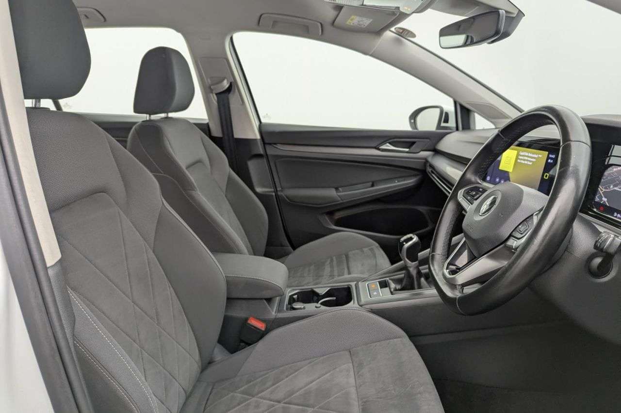 A 2021 VOLKSWAGEN GOLF 1.5 TSI Style Hatchback 5dr Petrol Manual Euro 6 (s/s) (130 ps) Award Winni A 2021 VOLKSWAGEN GOLF 1.5 TSI Style Hatchback 5dr Petrol Manual Euro 6 (s/s) (130 ps) Award Winni