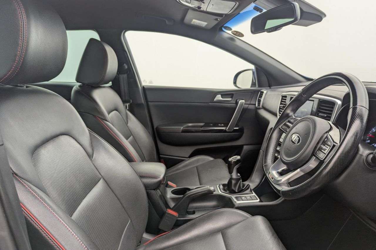 A 2019 KIA SPORTAGE 1.6 T-GDi GT-Line SUV 5dr Petrol Manual Euro 6 (s/s) (174 bhp) Award Winnin A 2019 KIA SPORTAGE 1.6 T-GDi GT-Line SUV 5dr Petrol Manual Euro 6 (s/s) (174 bhp) Award Winnin