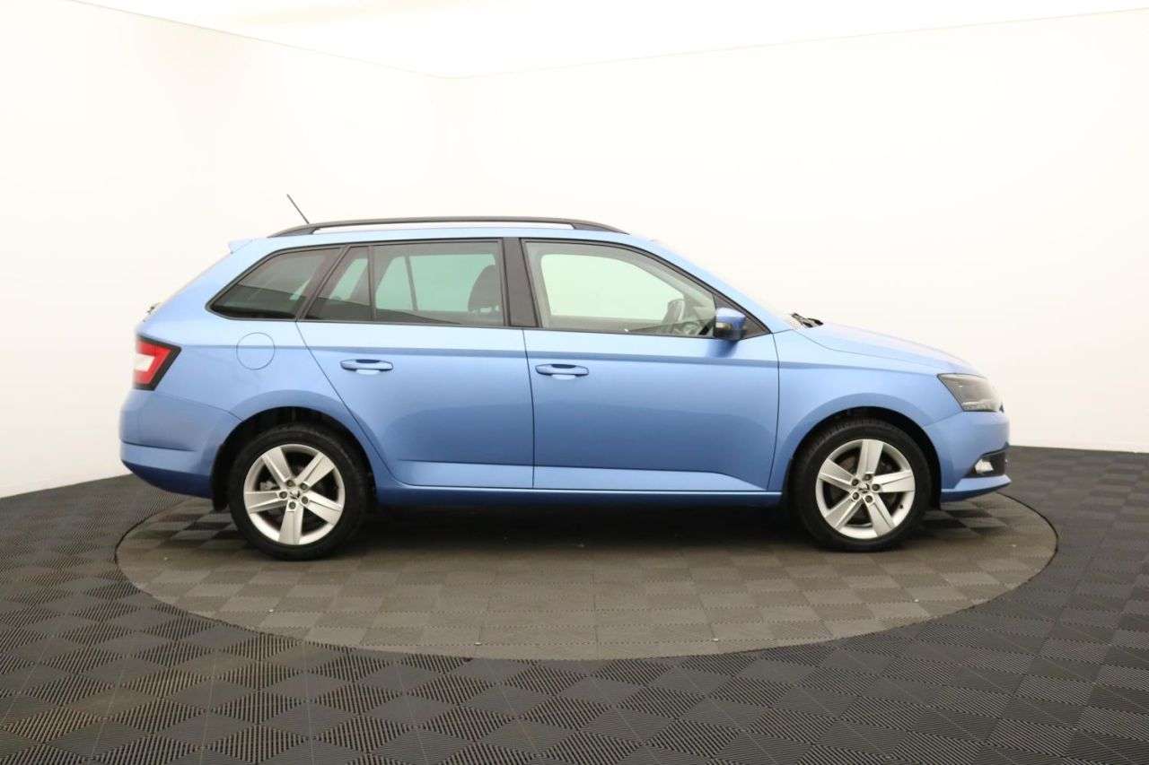 A 2015 SKODA FABIA 1.2 TSI SE L Estate 5dr Petrol DSG Euro 6 (s/s) (110 ps) Award Winning 5 St A 2015 SKODA FABIA 1.2 TSI SE L Estate 5dr Petrol DSG Euro 6 (s/s) (110 ps) Award Winning 5 St
