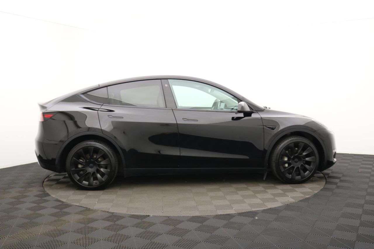 A 2022 TESLA MODEL Y (Dual Motor) Long Range SUV 5dr Electric Auto 4WDE (384 bhp) Award Winning A 2022 TESLA MODEL Y (Dual Motor) Long Range SUV 5dr Electric Auto 4WDE (384 bhp) Award Winning