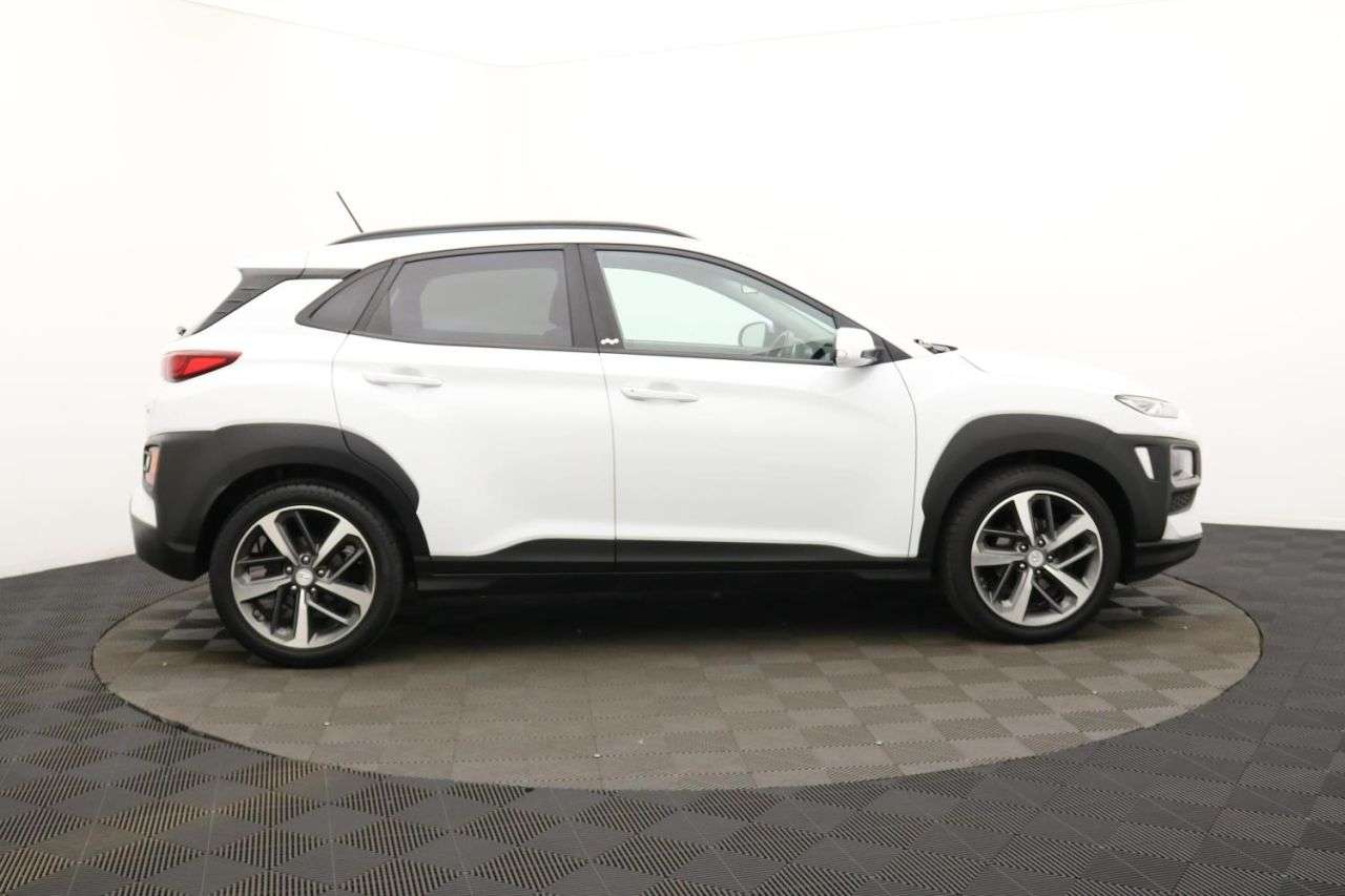 A 2020 HYUNDAI KONA 1.0 T-GDi Play SUV 5dr Petrol Manual Euro 6 (s/s) (120 ps) Award Winning 5 A 2020 HYUNDAI KONA 1.0 T-GDi Play SUV 5dr Petrol Manual Euro 6 (s/s) (120 ps) Award Winning 5