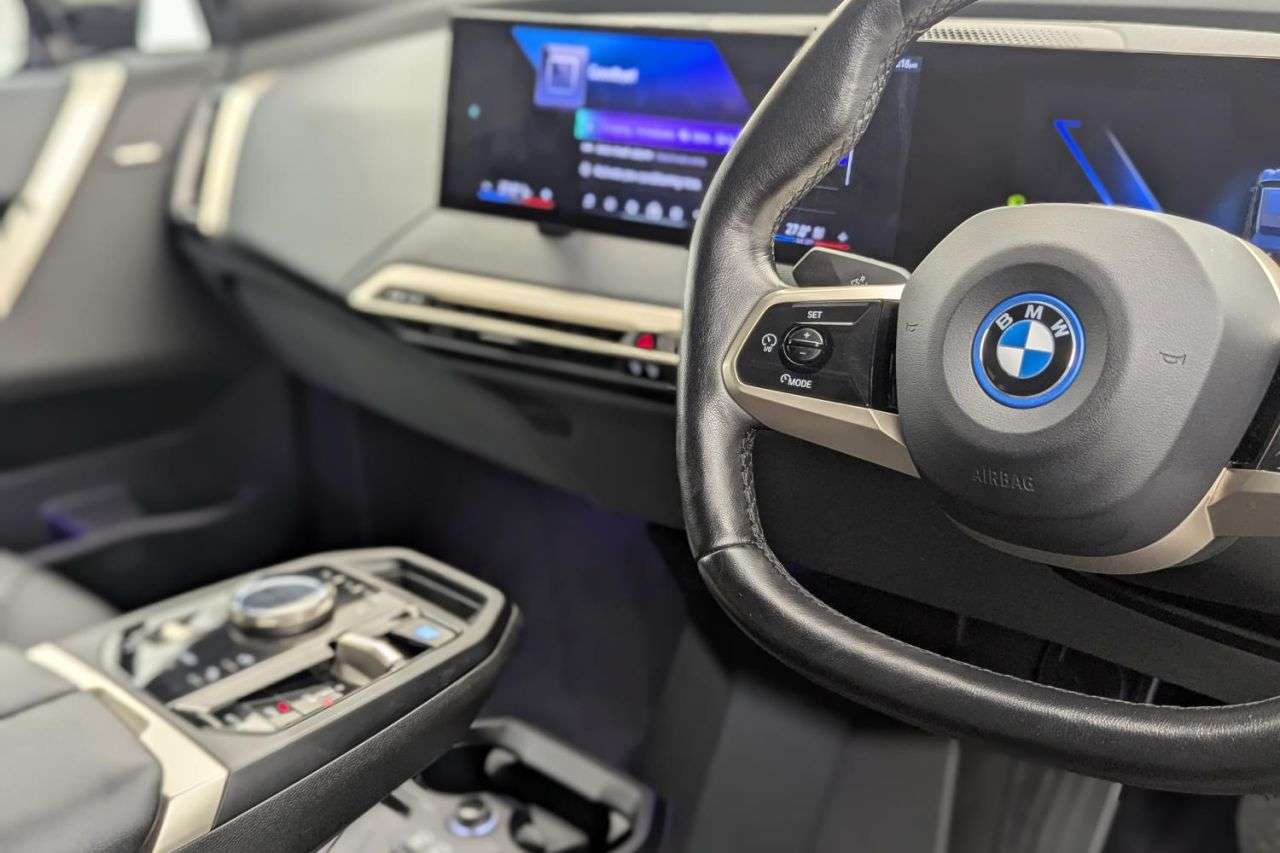 2023 BMW IX 2023 BMW IX