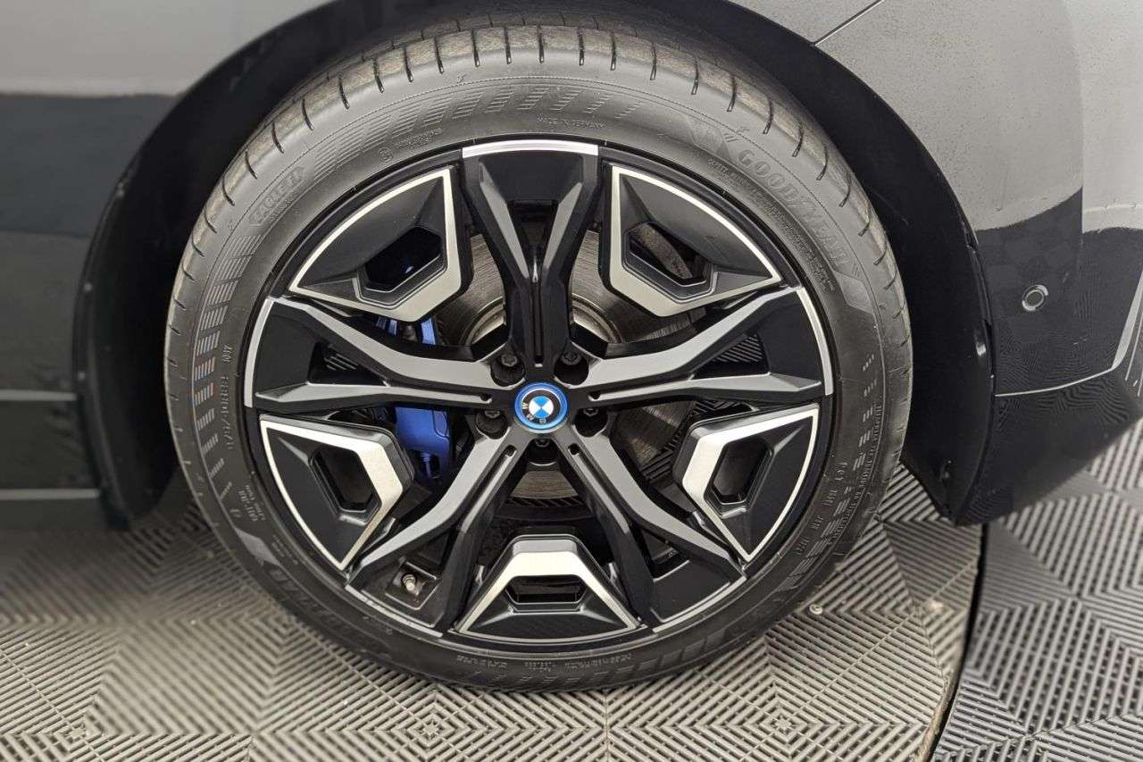 2023 BMW IX 2023 BMW IX