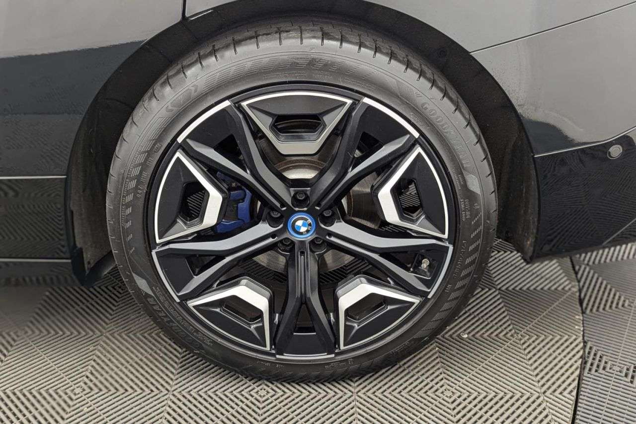 2023 BMW IX 2023 BMW IX