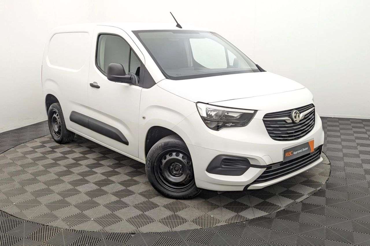 A 2020 VAUXHALL COMBO 1.6 Turbo D 2300 Sportive Panel Van 4dr Diesel Manual L1 H1 Euro 6 (s/s) (1 A 2020 VAUXHALL COMBO 1.6 Turbo D 2300 Sportive Panel Van 4dr Diesel Manual L1 H1 Euro 6 (s/s) (1