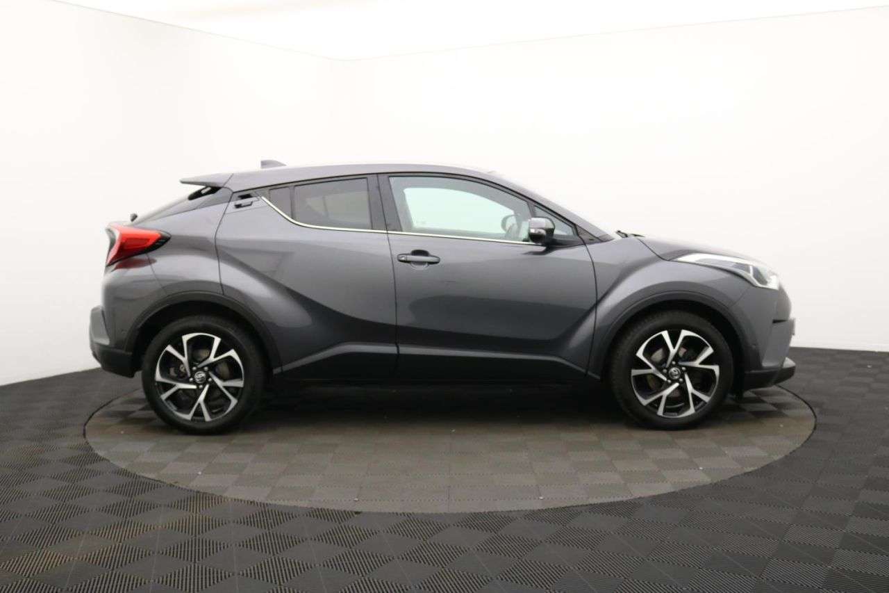 A 2019 TOYOTA C-HR 1.2 VVT-i Design SUV 5dr Petrol Manual Euro 6 (s/s) (116 ps) Award Winning A 2019 TOYOTA C-HR 1.2 VVT-i Design SUV 5dr Petrol Manual Euro 6 (s/s) (116 ps) Award Winning