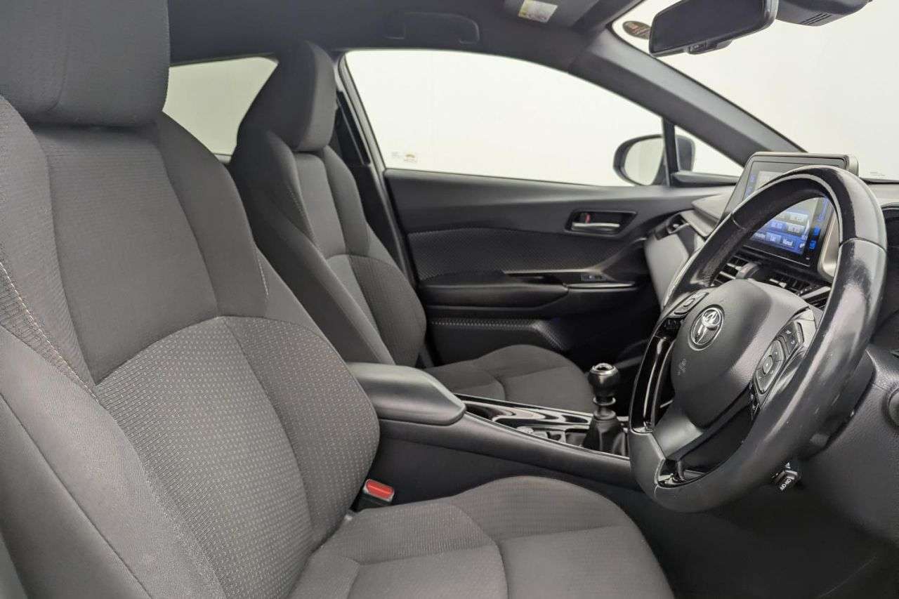 A 2019 TOYOTA C-HR 1.2 VVT-i Design SUV 5dr Petrol Manual Euro 6 (s/s) (116 ps) Award Winning A 2019 TOYOTA C-HR 1.2 VVT-i Design SUV 5dr Petrol Manual Euro 6 (s/s) (116 ps) Award Winning