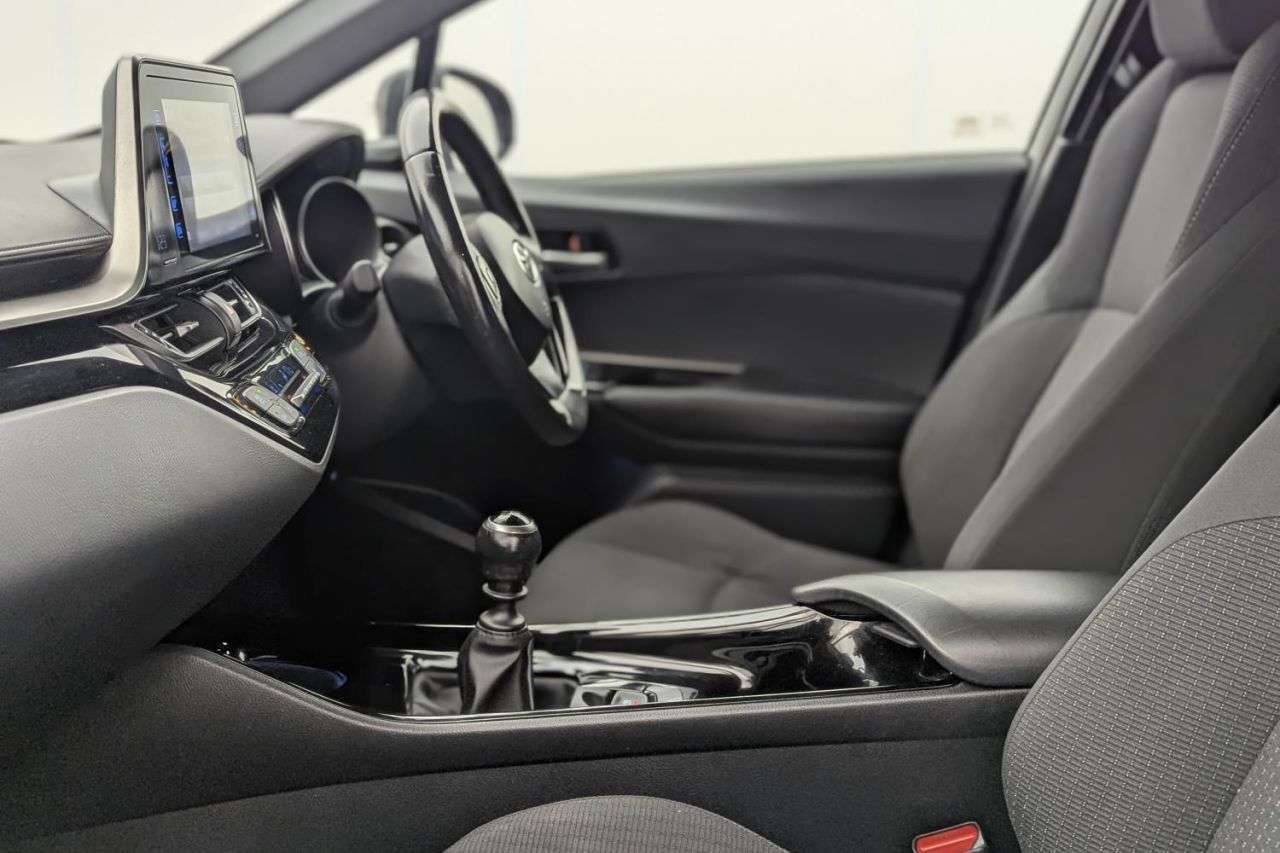 2019 TOYOTA C-HR 2019 TOYOTA C-HR