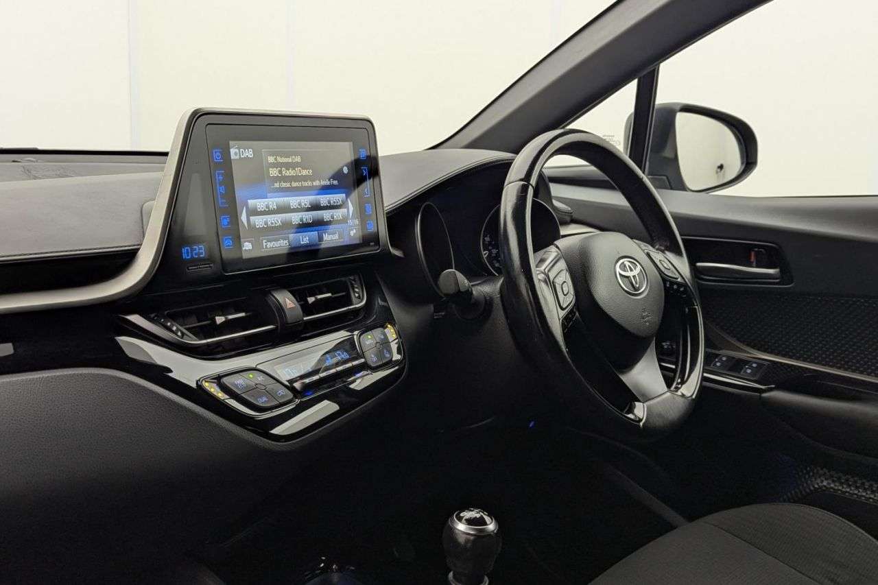 2019 TOYOTA C-HR 2019 TOYOTA C-HR