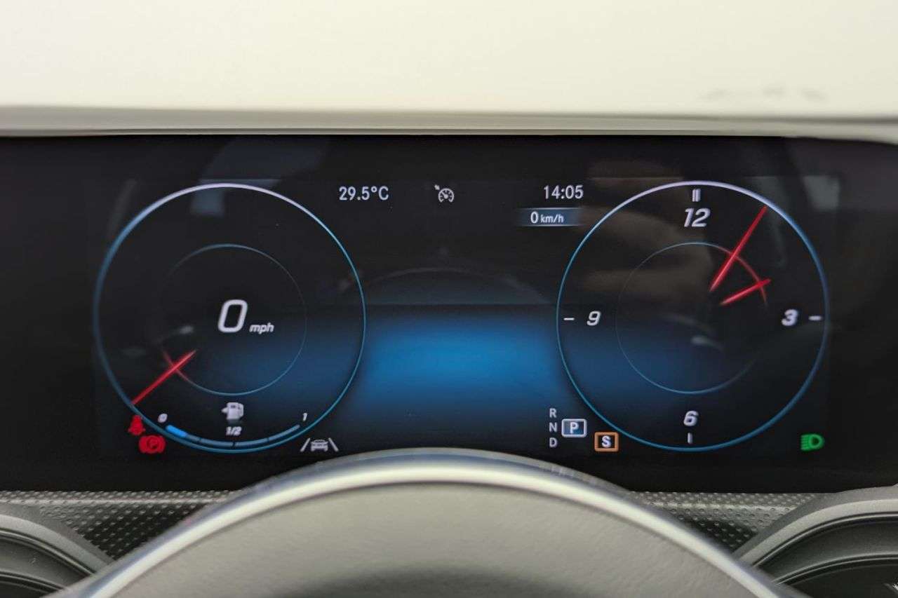2018 MERCEDES-BENZ A CLASS 2018 MERCEDES-BENZ A CLASS
