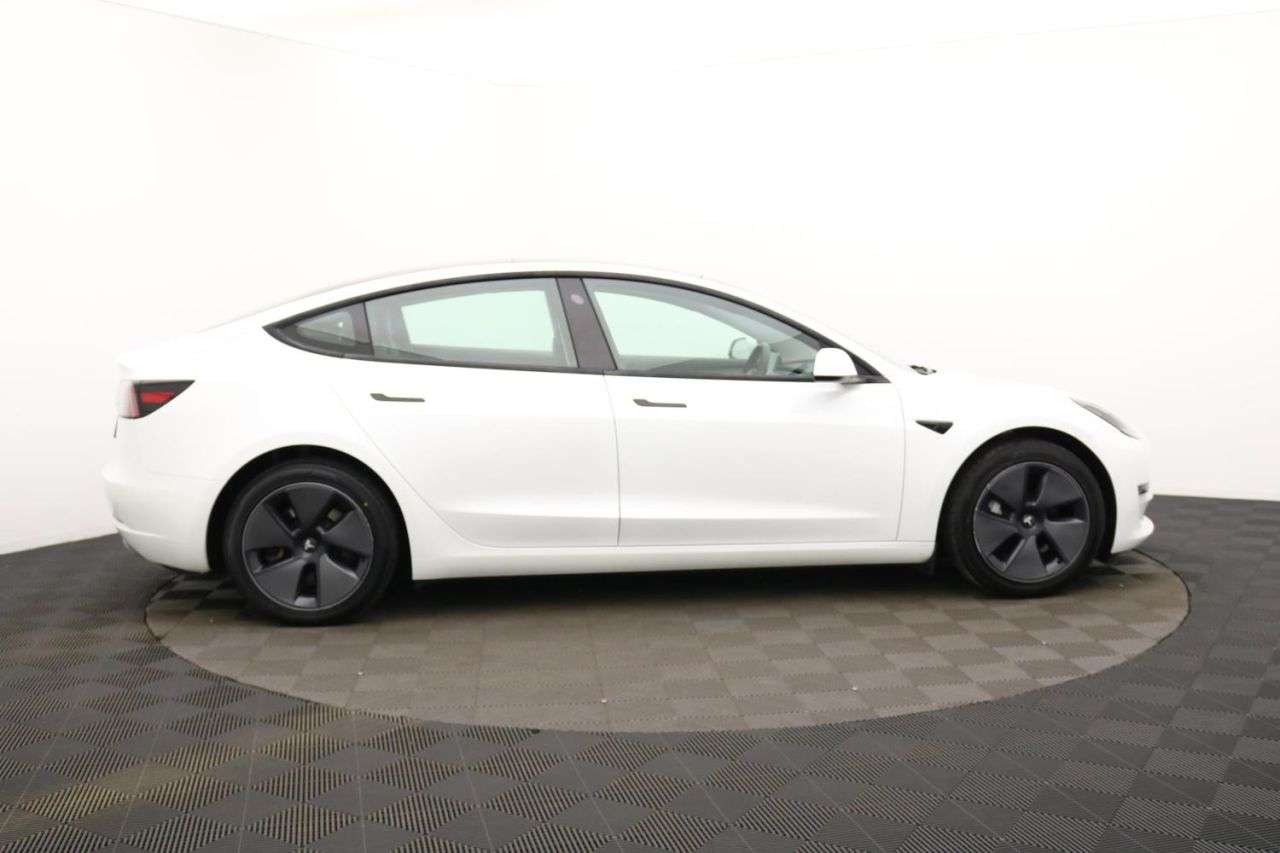 A 2021 TESLA MODEL 3 Standard Range Plus Saloon 4dr Electric Auto RWD (241 bhp) Award Winning 5 A 2021 TESLA MODEL 3 Standard Range Plus Saloon 4dr Electric Auto RWD (241 bhp) Award Winning 5