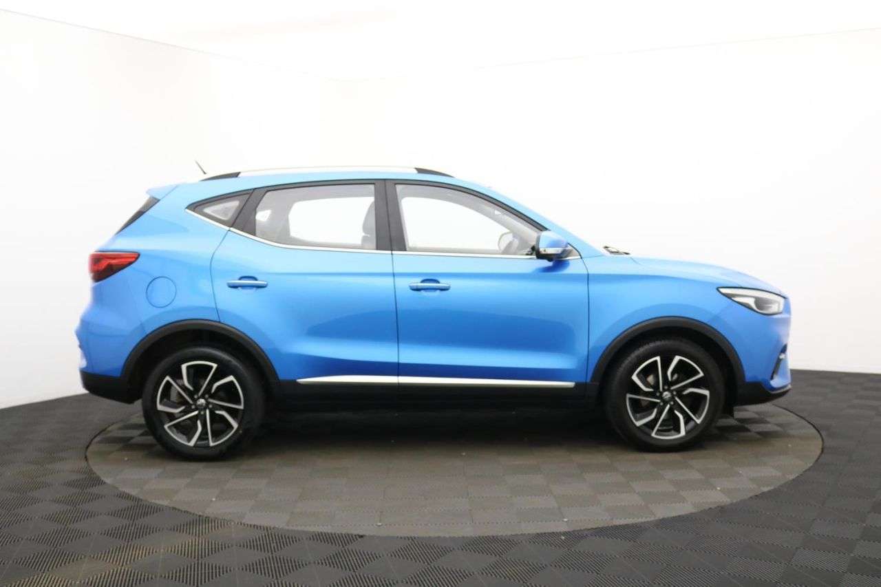 A 2021 MG MG ZS 1.5 VTi-TECH Exclusive SUV 5dr Petrol Manual Euro 6 (s/s) (106 ps) Award Wi A 2021 MG MG ZS 1.5 VTi-TECH Exclusive SUV 5dr Petrol Manual Euro 6 (s/s) (106 ps) Award Wi