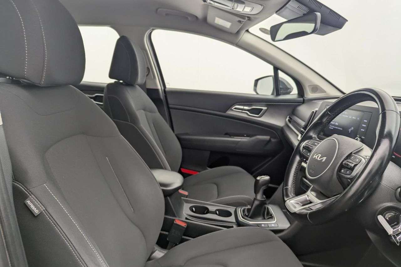 A 2022 KIA SPORTAGE 1.6 T-GDi 2 SUV 5dr Petrol Manual Euro 6 (s/s) (148 bhp) Award Winning 5 St A 2022 KIA SPORTAGE 1.6 T-GDi 2 SUV 5dr Petrol Manual Euro 6 (s/s) (148 bhp) Award Winning 5 St