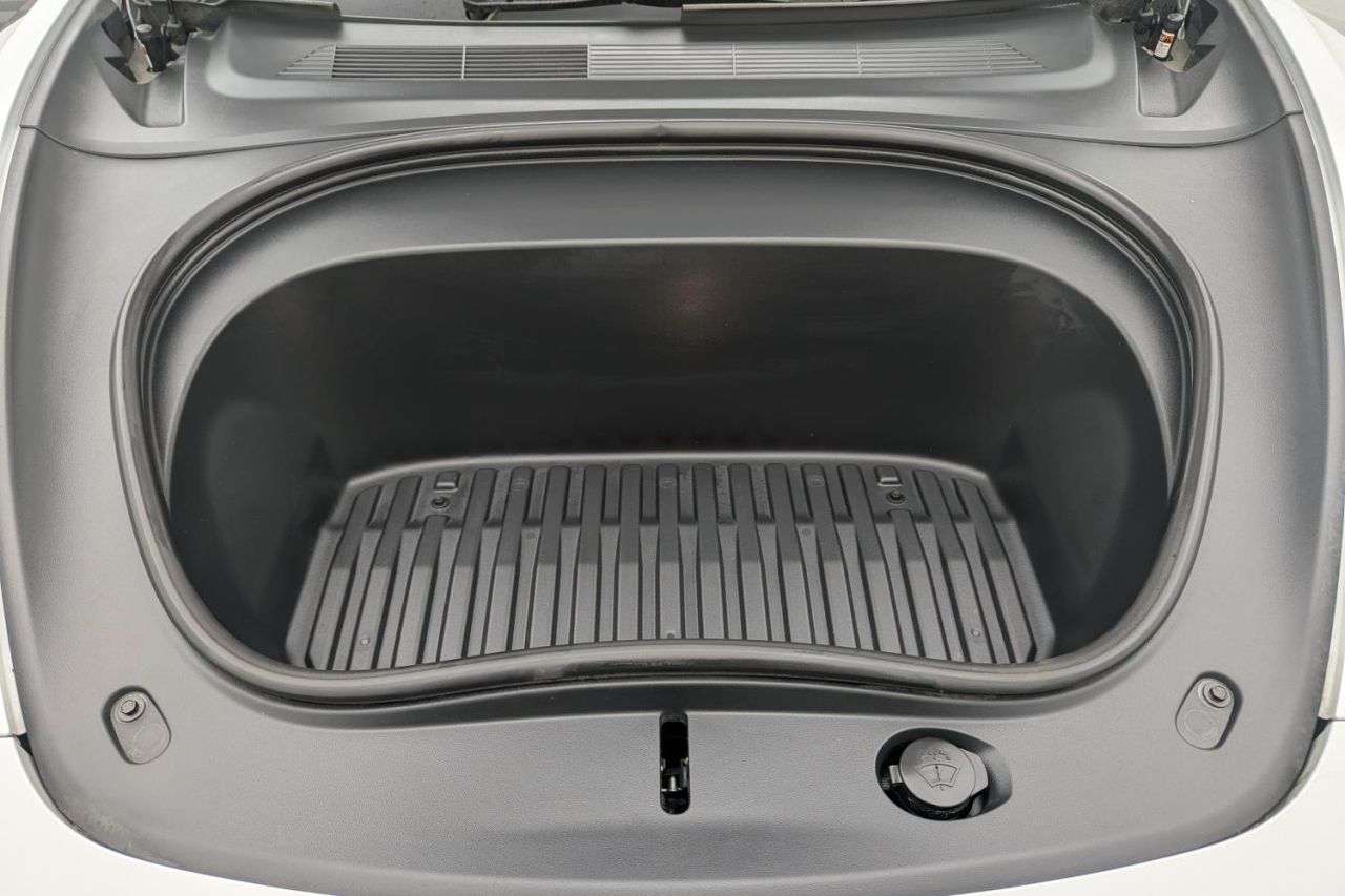 2024 TESLA MODEL 3 2024 TESLA MODEL 3