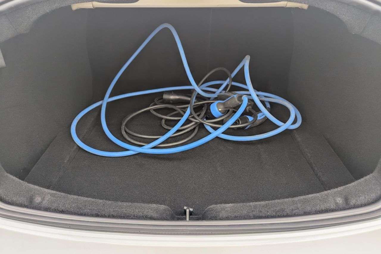 2024 TESLA MODEL 3 2024 TESLA MODEL 3