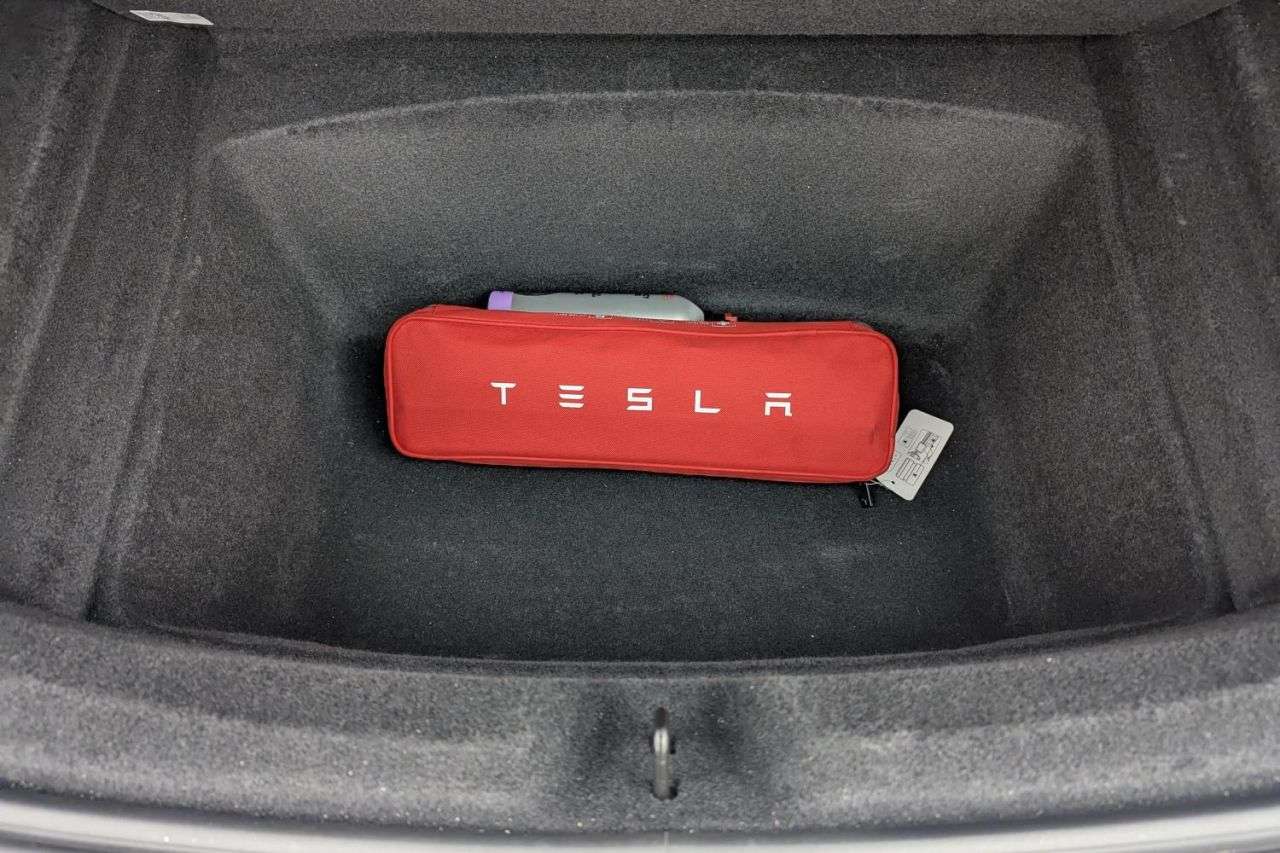 2024 TESLA MODEL 3 2024 TESLA MODEL 3