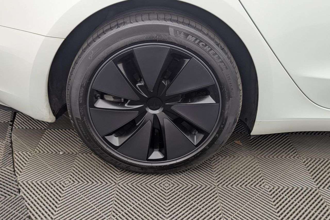 2024 TESLA MODEL 3 2024 TESLA MODEL 3