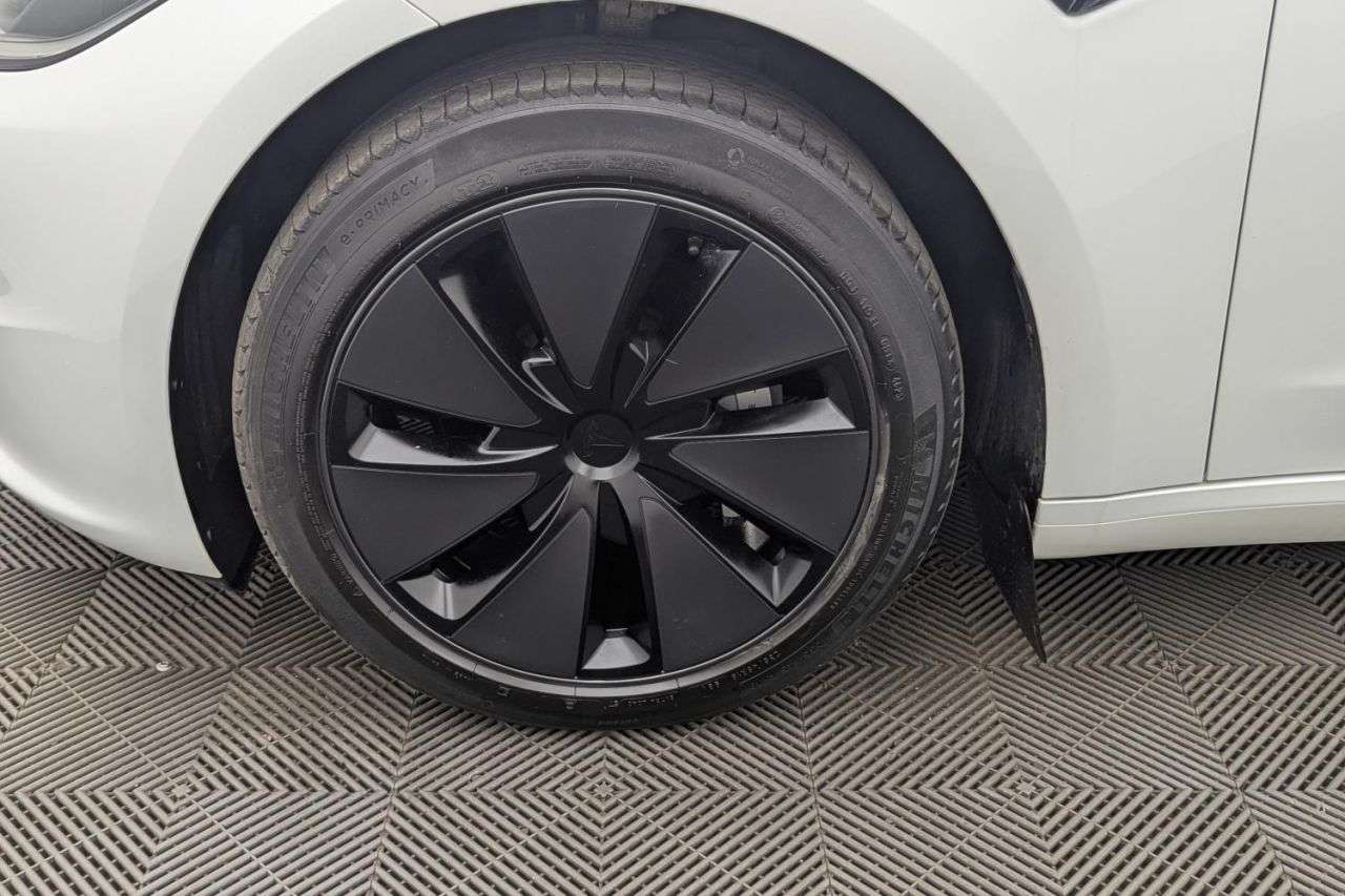 2024 TESLA MODEL 3 2024 TESLA MODEL 3