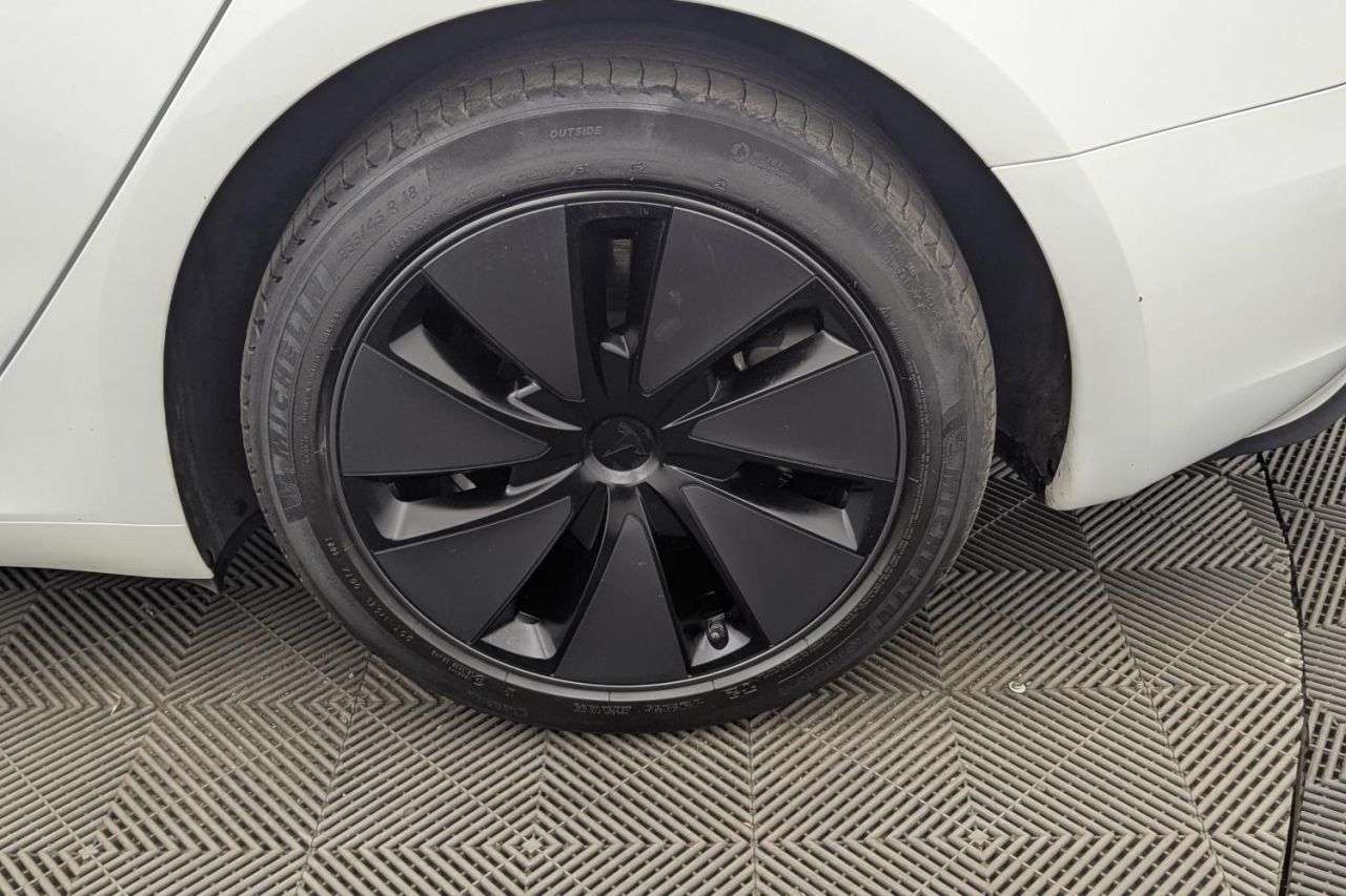 2024 TESLA MODEL 3 2024 TESLA MODEL 3
