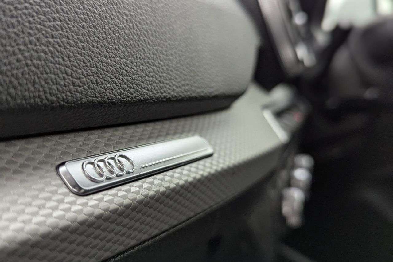 2021 AUDI Q2 2021 AUDI Q2