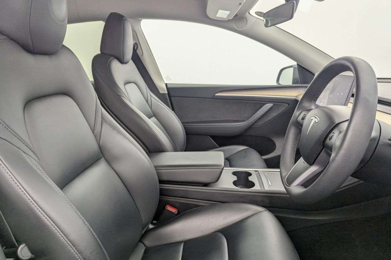 A 2022 TESLA MODEL Y (Dual Motor) Long Range SUV 5dr Electric Auto 4WDE (384 bhp) Award Winning A 2022 TESLA MODEL Y (Dual Motor) Long Range SUV 5dr Electric Auto 4WDE (384 bhp) Award Winning
