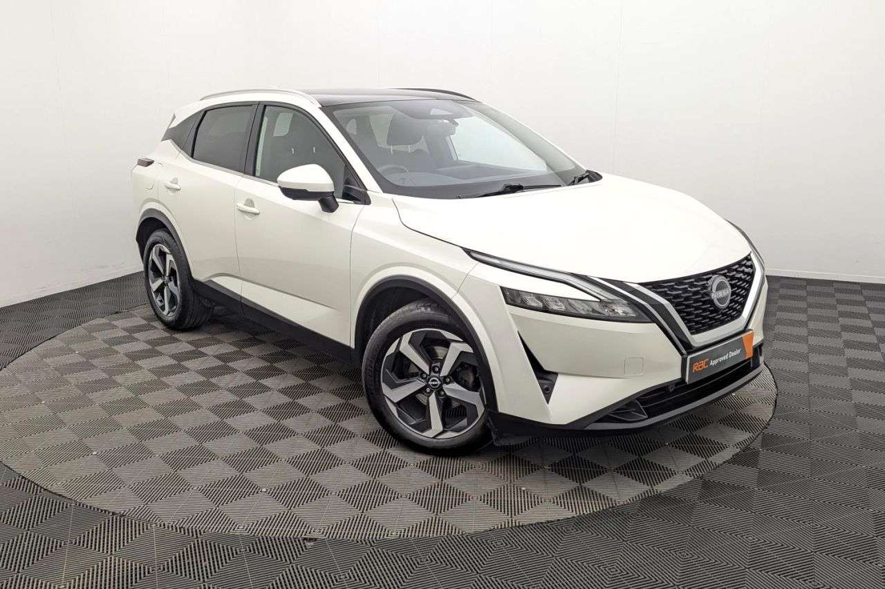A 2022 NISSAN QASHQAI 1.3 DIG-T MHEV N-Connecta SUV 5dr Petrol Hybrid Manual Euro 6 (s/s) (140 ps A 2022 NISSAN QASHQAI 1.3 DIG-T MHEV N-Connecta SUV 5dr Petrol Hybrid Manual Euro 6 (s/s) (140 ps