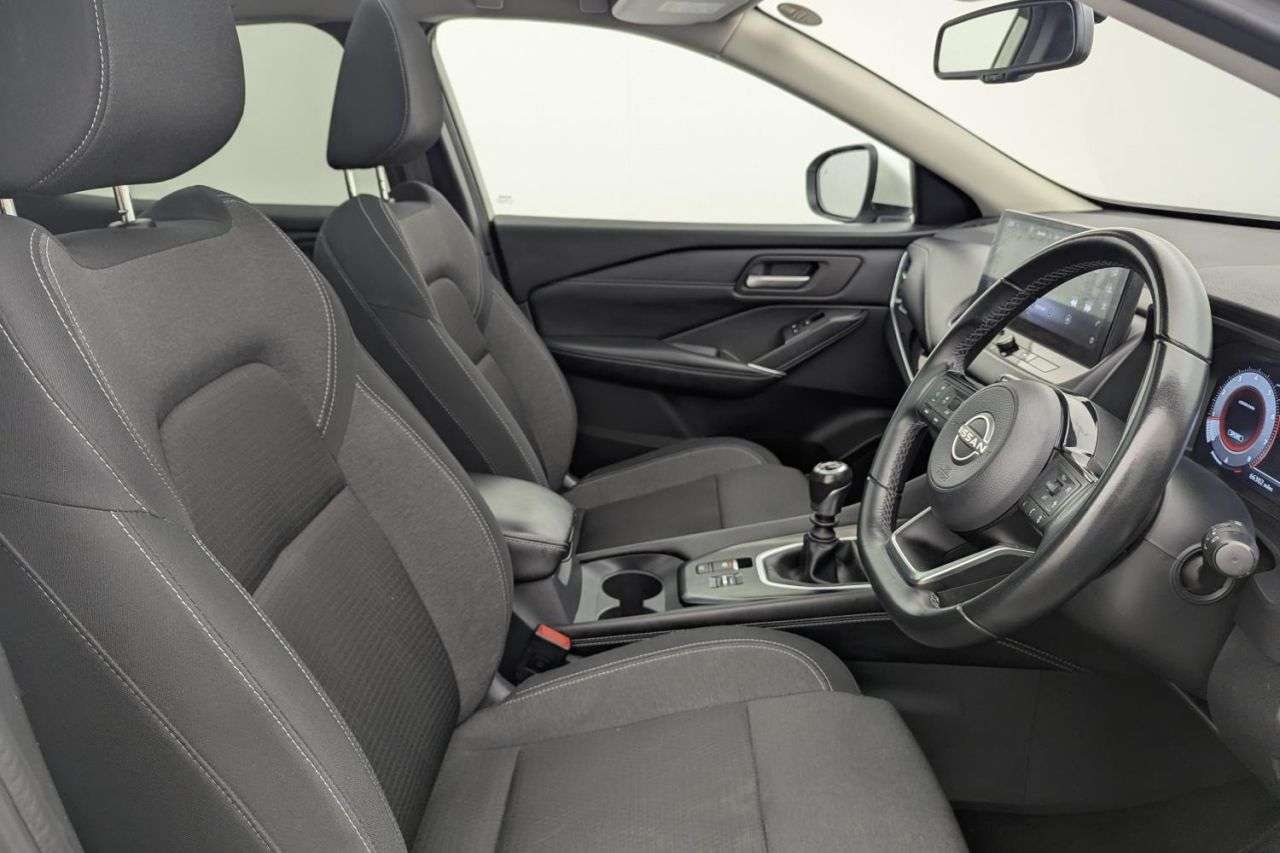 A 2022 NISSAN QASHQAI 1.3 DIG-T MHEV N-Connecta SUV 5dr Petrol Hybrid Manual Euro 6 (s/s) (140 ps A 2022 NISSAN QASHQAI 1.3 DIG-T MHEV N-Connecta SUV 5dr Petrol Hybrid Manual Euro 6 (s/s) (140 ps