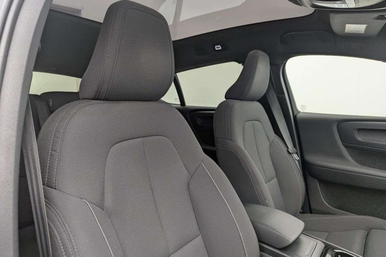 2023 VOLVO C40 2023 VOLVO C40