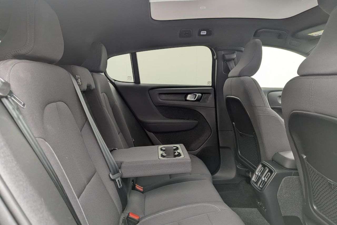 2023 VOLVO C40 2023 VOLVO C40