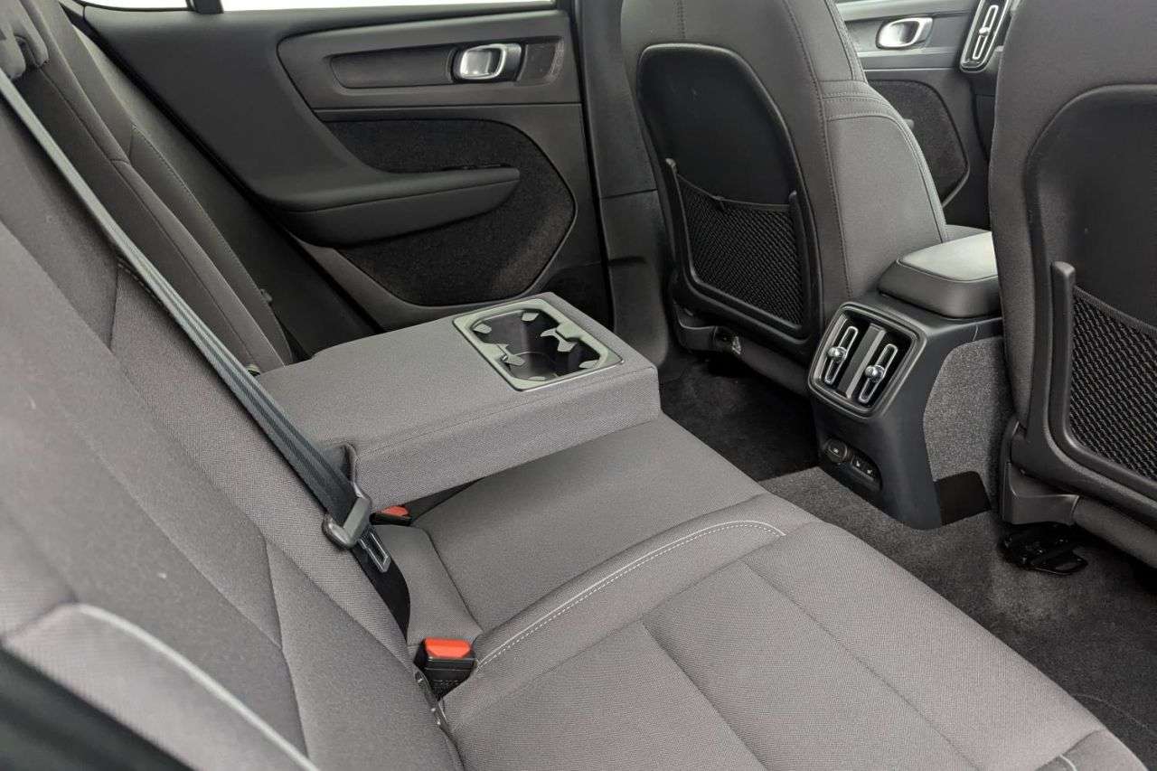 2023 VOLVO C40 2023 VOLVO C40