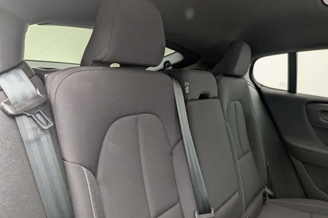 2023 VOLVO C40 2023 VOLVO C40