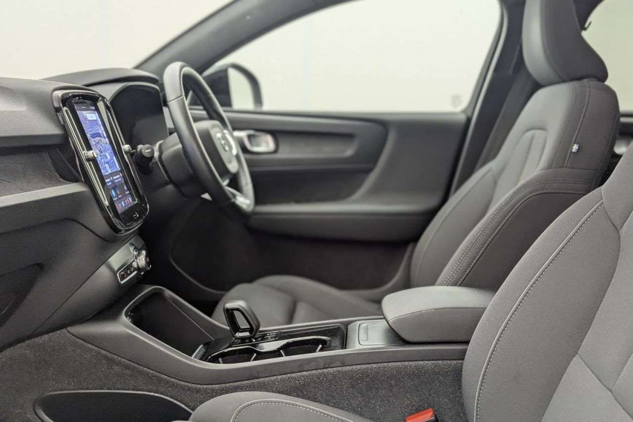2023 VOLVO C40 2023 VOLVO C40