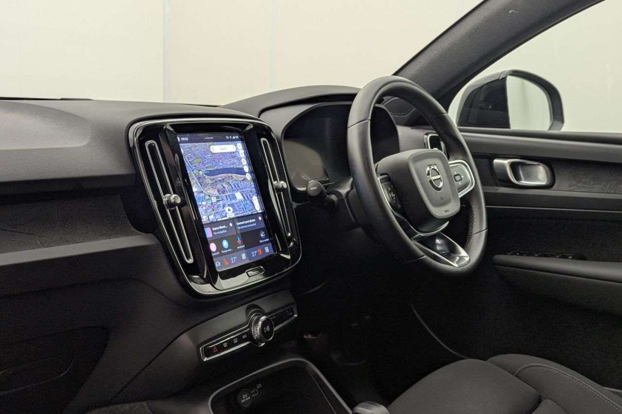 2023 VOLVO C40 2023 VOLVO C40