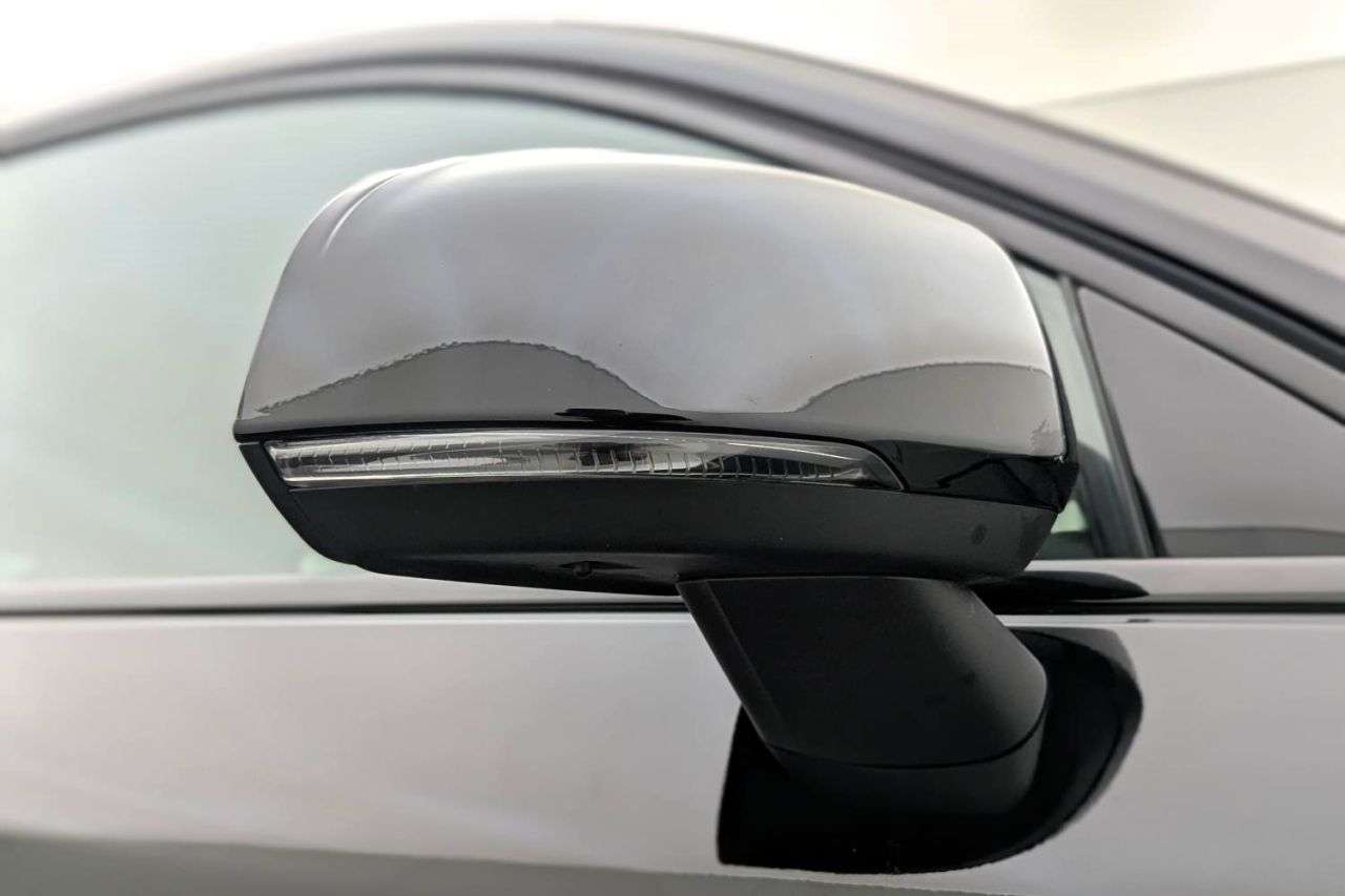 2023 VOLVO C40 2023 VOLVO C40