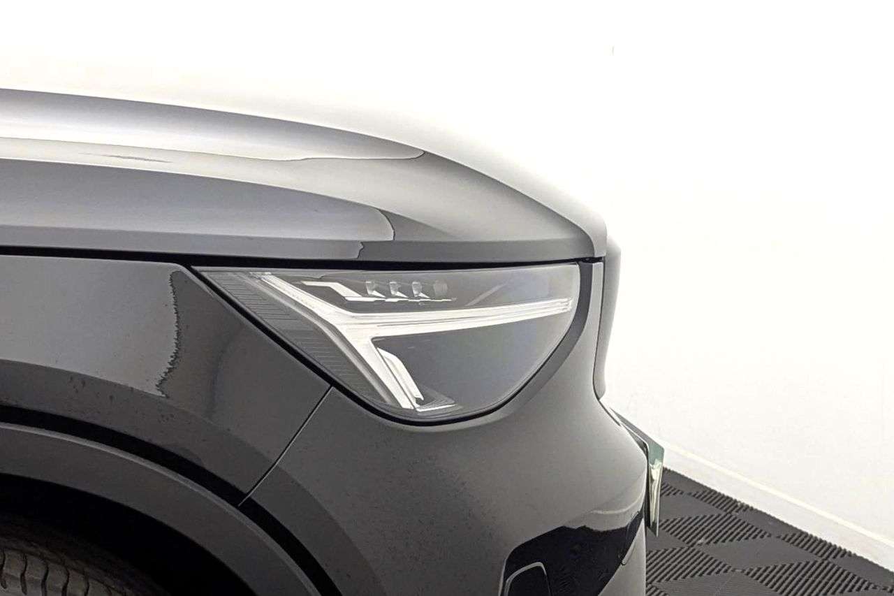 2023 VOLVO C40 2023 VOLVO C40
