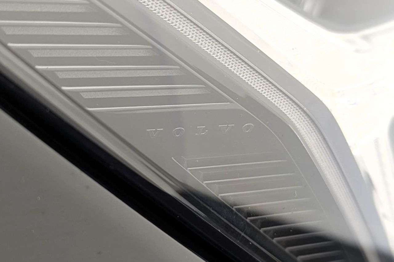 2023 VOLVO C40 2023 VOLVO C40