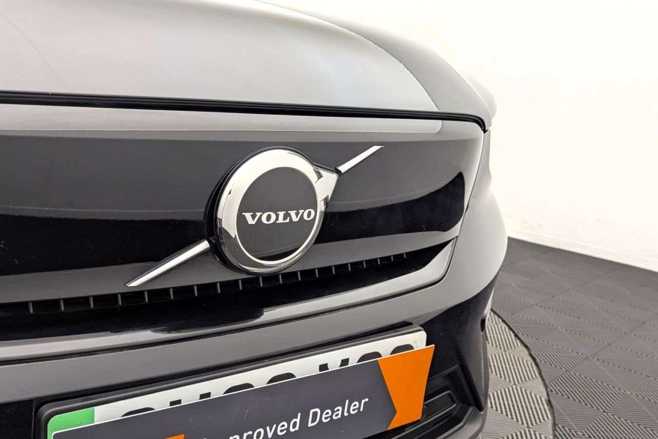 2023 VOLVO C40 2023 VOLVO C40