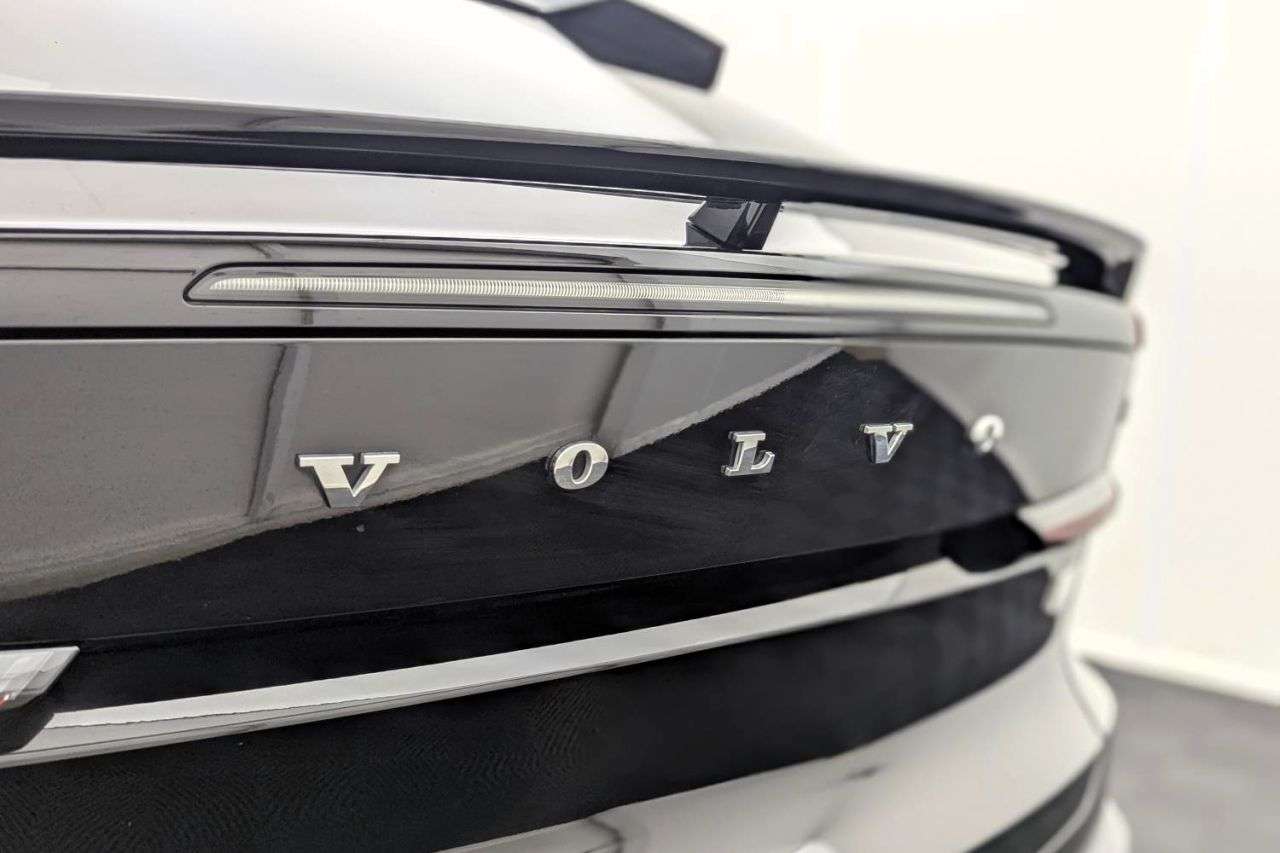 2023 VOLVO C40 2023 VOLVO C40