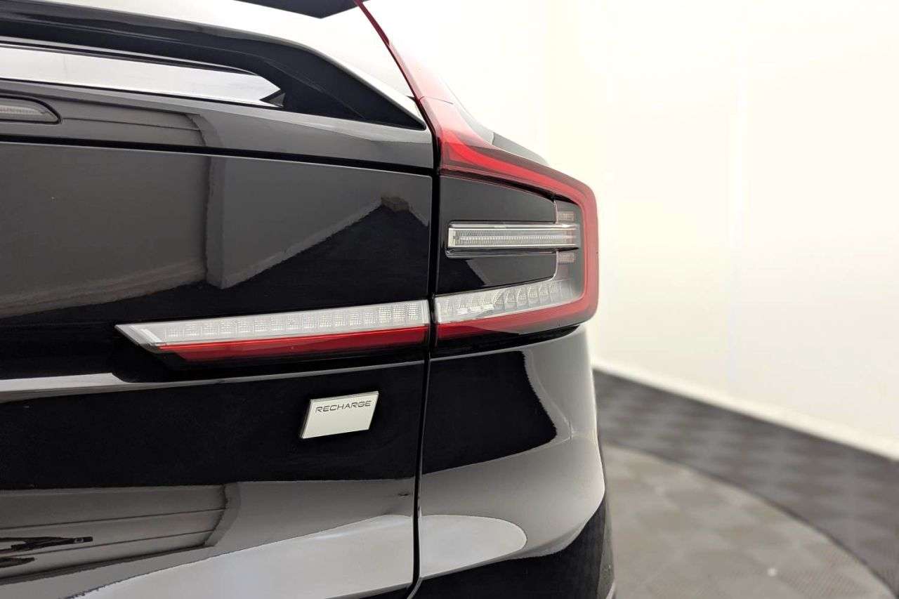 2023 VOLVO C40 2023 VOLVO C40
