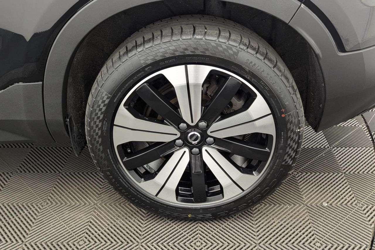 2023 VOLVO C40 2023 VOLVO C40