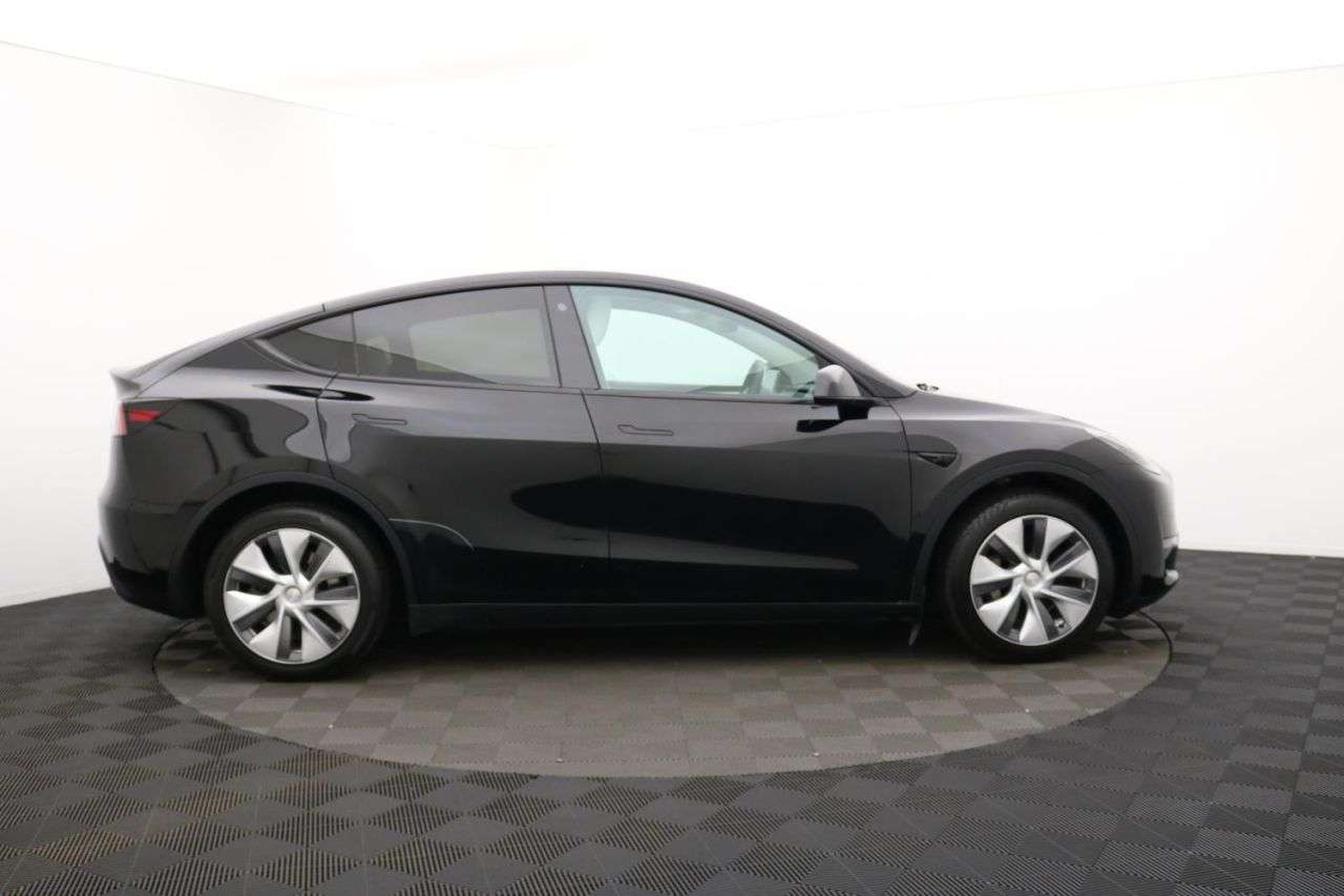 A 2022 TESLA MODEL Y (Dual Motor) Long Range SUV 5dr Electric Auto 4WDE (384 bhp) Award Winning A 2022 TESLA MODEL Y (Dual Motor) Long Range SUV 5dr Electric Auto 4WDE (384 bhp) Award Winning