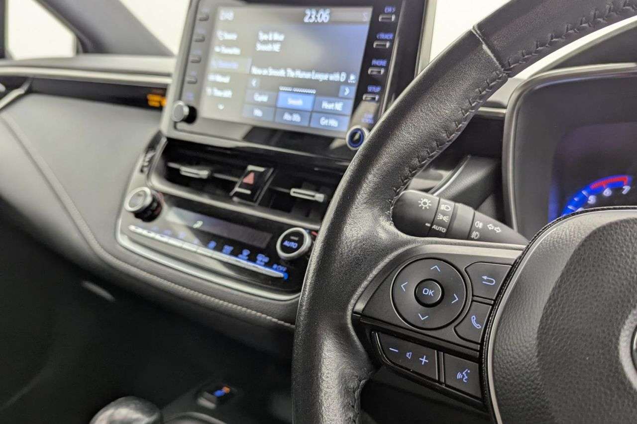 2021 TOYOTA COROLLA 2021 TOYOTA COROLLA
