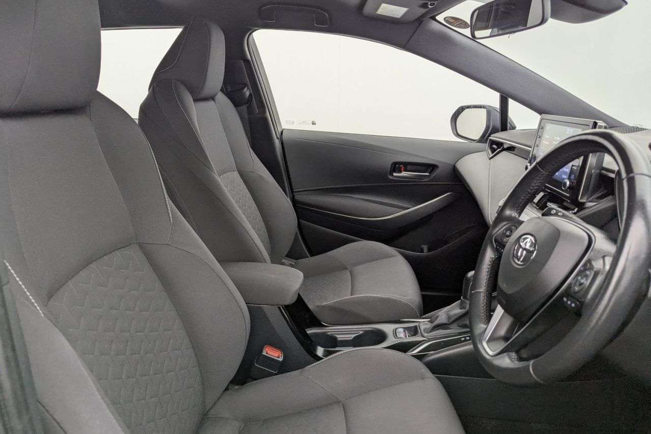 A 2021 TOYOTA COROLLA 1.8 VVT-h GPF Icon Tech Touring Sports 5dr Petrol Hybrid CVT Euro 6 (s/s) ( A 2021 TOYOTA COROLLA 1.8 VVT-h GPF Icon Tech Touring Sports 5dr Petrol Hybrid CVT Euro 6 (s/s) (