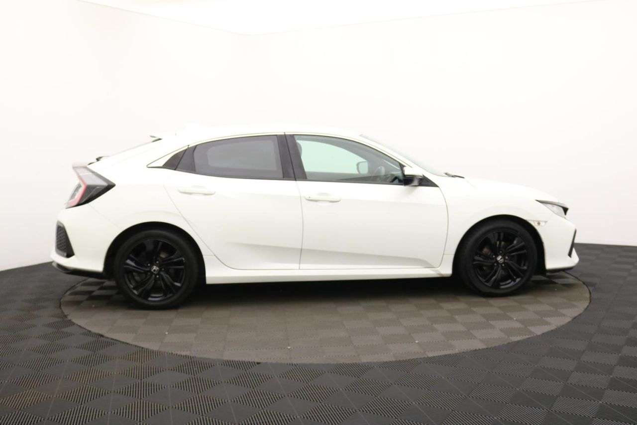 A 2018 HONDA CIVIC 1.0 VTEC Turbo SR Hatchback 5dr Petrol Manual Euro 6 (s/s) (129 ps) Award W A 2018 HONDA CIVIC 1.0 VTEC Turbo SR Hatchback 5dr Petrol Manual Euro 6 (s/s) (129 ps) Award W