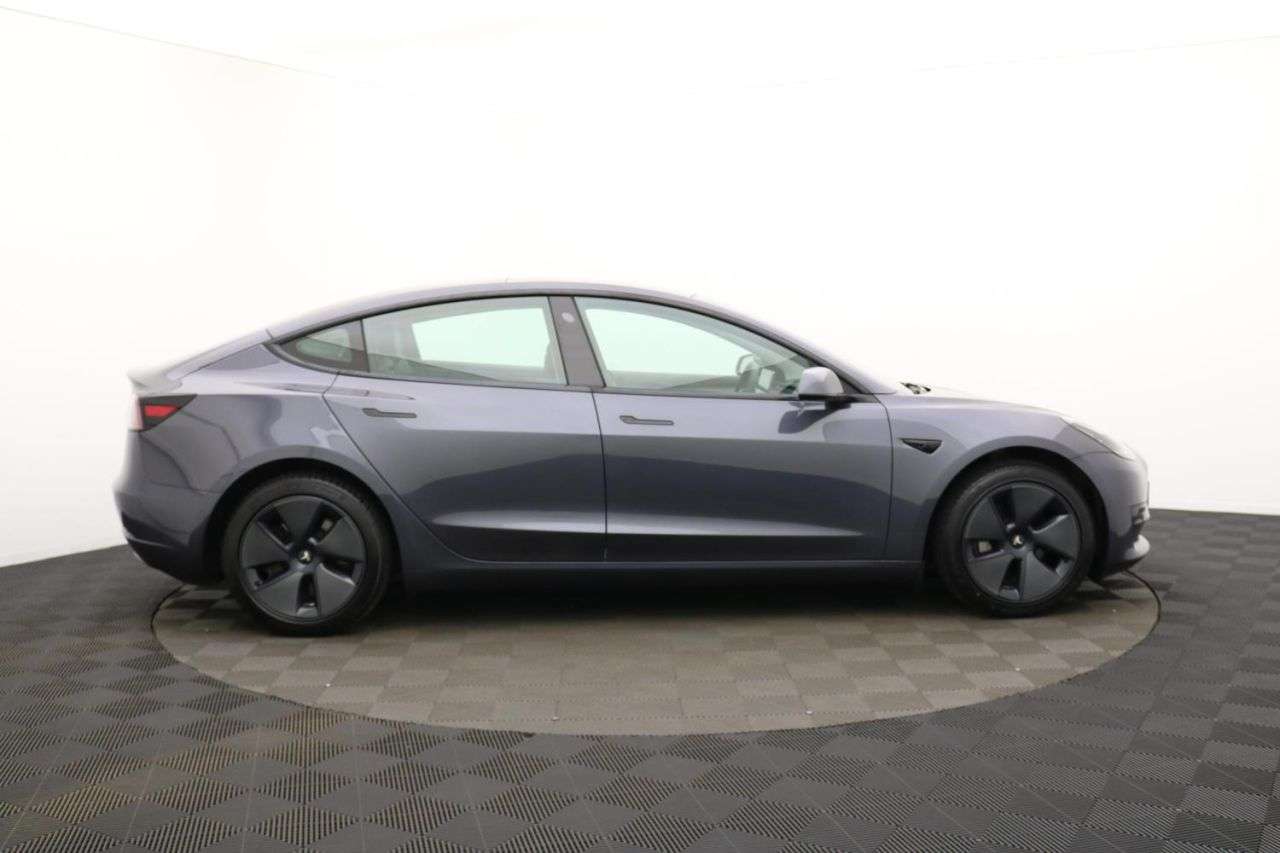 A 2021 TESLA MODEL 3 Standard Range Plus Saloon 4dr Electric Auto RWD (241 bhp) Award Winning 5 A 2021 TESLA MODEL 3 Standard Range Plus Saloon 4dr Electric Auto RWD (241 bhp) Award Winning 5