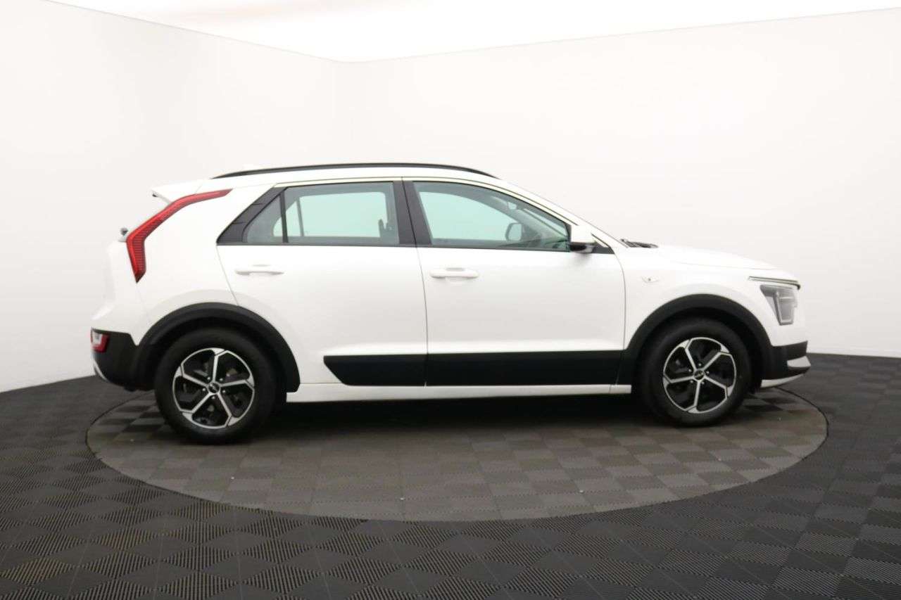 A 2022 KIA NIRO 1.6h GDi 2 SUV 5dr Petrol Hybrid DCT Euro 6 (s/s) (139 bhp) Award Winning 5 A 2022 KIA NIRO 1.6h GDi 2 SUV 5dr Petrol Hybrid DCT Euro 6 (s/s) (139 bhp) Award Winning 5