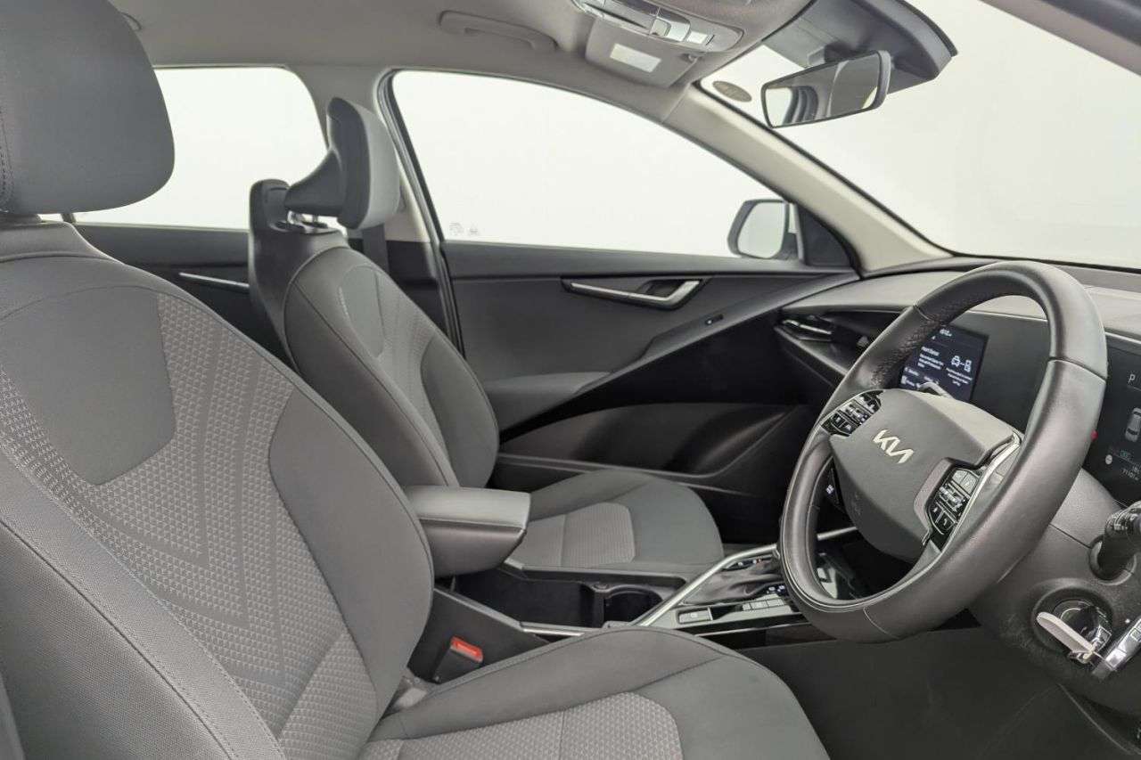 A 2022 KIA NIRO 1.6h GDi 2 SUV 5dr Petrol Hybrid DCT Euro 6 (s/s) (139 bhp) Award Winning 5 A 2022 KIA NIRO 1.6h GDi 2 SUV 5dr Petrol Hybrid DCT Euro 6 (s/s) (139 bhp) Award Winning 5